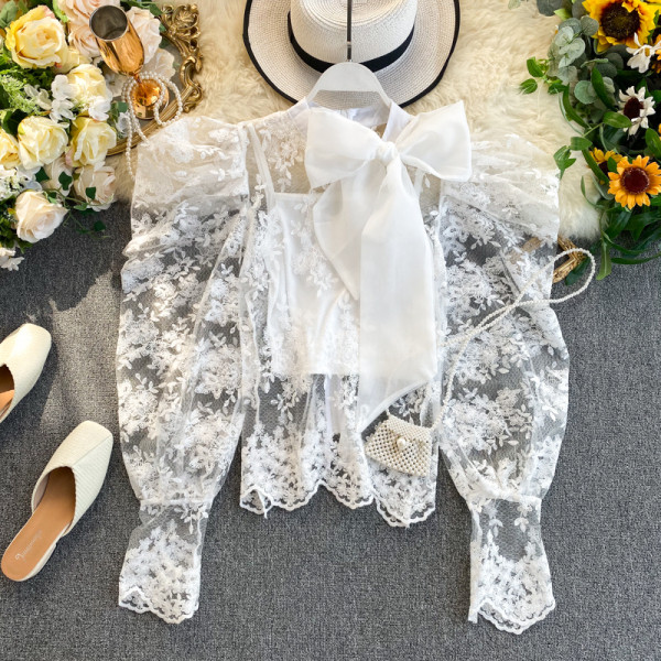 Stílusos női csipkeblúz szalaggal és hosszú ujjú fehér és fekete színben