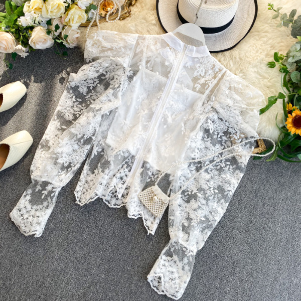 Stílusos női csipkeblúz szalaggal és hosszú ujjú fehér és fekete színben