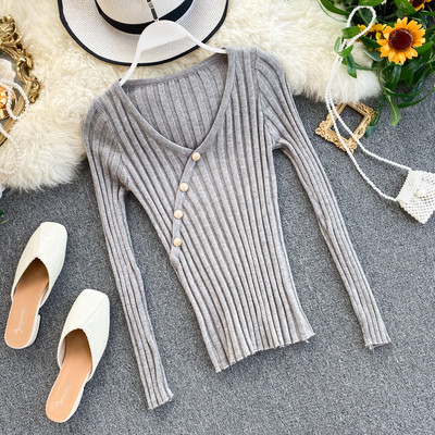 Modern női blúz spitz nyakkivágással és gombokkal, öt színben