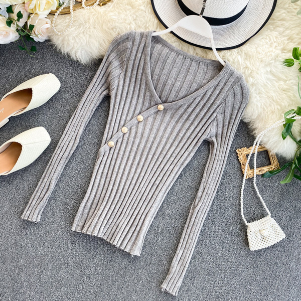 Modern női blúz spitz nyakkivágással és gombokkal, öt színben