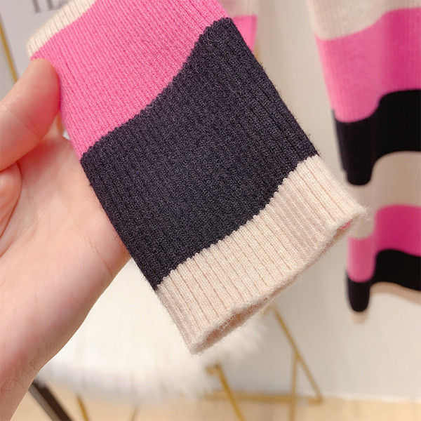 Γυναικέιο πουλόβερ με λαιμόκοψη σε ροζ και μπλε χρώμα