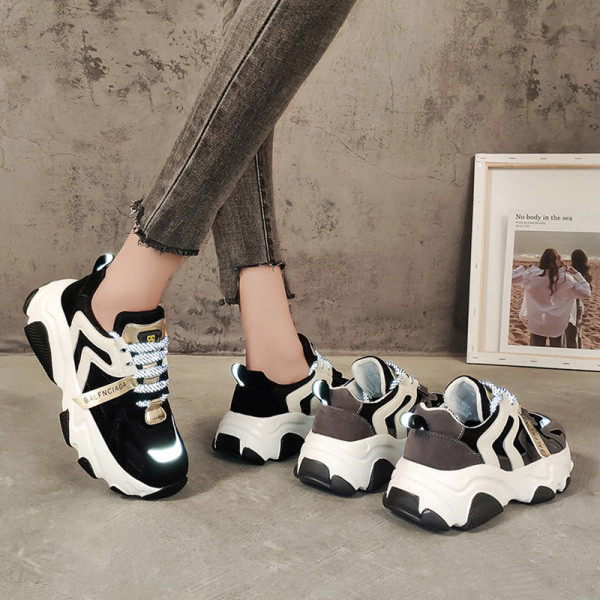 Alkalmi női tornacipő fekete és szürke fűzővel