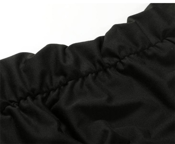 Aktuális női ruha hosszú ujjú passzolt modell fekete színben