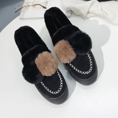 Καθημερινά γυναικεία παπούτσια βελούδου με επίπεδη σόλα σε μπεζ και μαύρο χρώμα