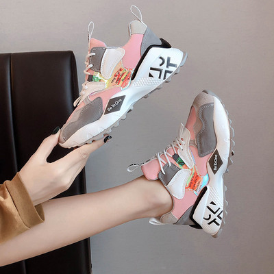 Μοντέρνα γυναικεία αθλητικά παπούτσια σε δύο χρώματα με κορδόνια και χρωματιστό τύπωμα