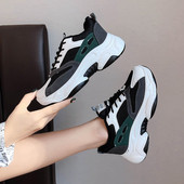 Καθημερινά γυναικεία αθλητικά παπούτσια με κορδόνια και χοντρύ σόλα σε δύο χρώματα