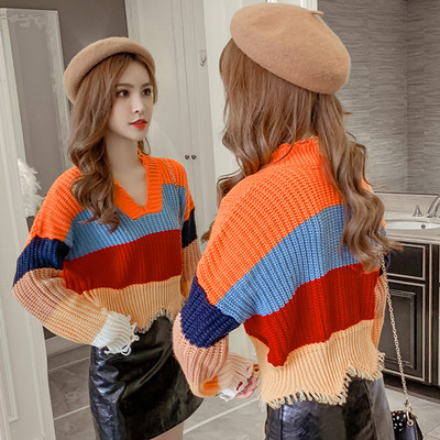 Πολύχρωμο μοντέλο γυναικείο πουλόβερ με V-λαιμόκοψη