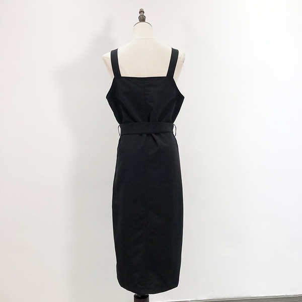 Μακρύ καθημειρνό φόρεμα με λουράκια ώμου και κουμπιά σε μαύρο χρώμα