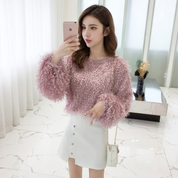 Μοντέρνα γυναικεία μπλούζα σε τρία χρώματα με φούντες και οβάλ λαιμόκοψη