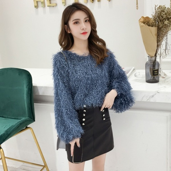 Μοντέρνα γυναικεία μπλούζα σε τρία χρώματα με φούντες και οβάλ λαιμόκοψη