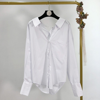 Alkalmi női ing V-nyakkal és gombokkal