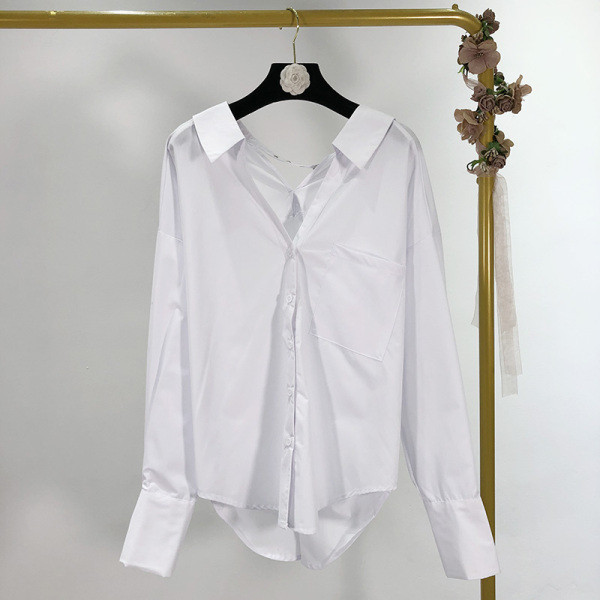 Alkalmi női ing V-nyakkal és gombokkal