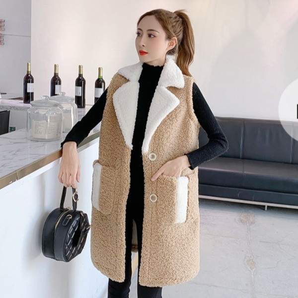 Női plüssmellény három színben, gombokkal és zsebekkel