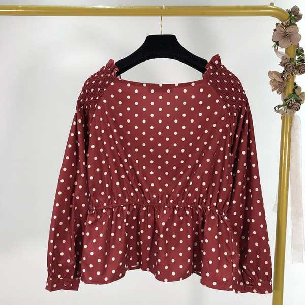 Női blúz V-nyakú és derékkötős piros színben