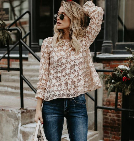 Női csipkeblúz kerek nyakkivágással, bézs színben