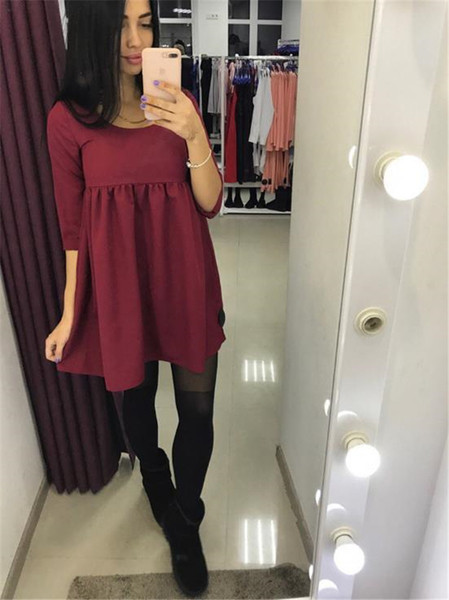 Női alkalmi ruha hosszú ujjú szabású modell piros és fekete színben