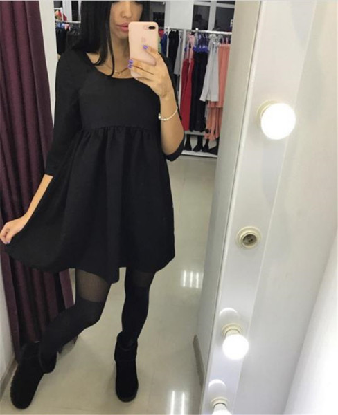 Női alkalmi ruha hosszú ujjú szabású modell piros és fekete színben