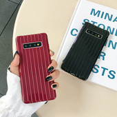 Θήκη για Samsung S10 + σε μαύρο και μπορντό χρώμα