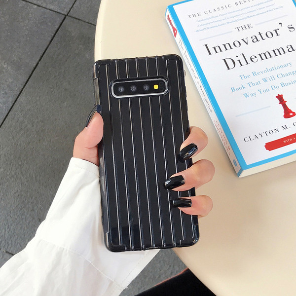 Θήκη για Samsung S10 + σε μαύρο και μπορντό χρώμα