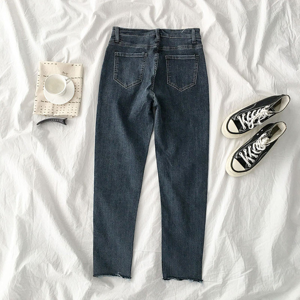 Καθημερινά γυναικεία μπλε τζιν με ψηλή μέση και τσέπες