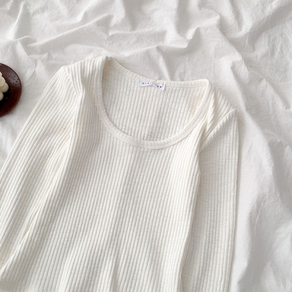 Καθημερινή γυναικεία μπλούζα με ωοειδές λαιμόκοψη και μακριά μανίκια σε τρία χρώματα