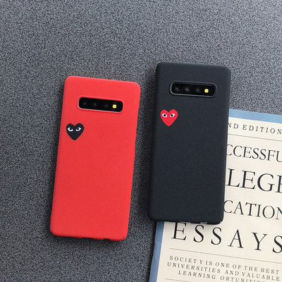 Твърд матов гръб със сърце за Samsung S10 в червен и черен цвят 