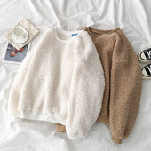 Fehér és barna színű női pulóver ovális nyakkivágással és hosszú ujjal