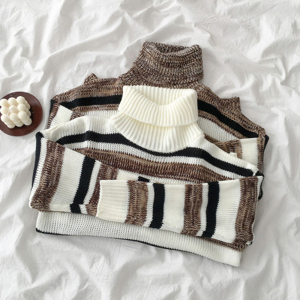 Ριγέ γυναικείο πουλόβερ σε δύο χρώματα με ψηλό γιακά και μακρύ μανίκι