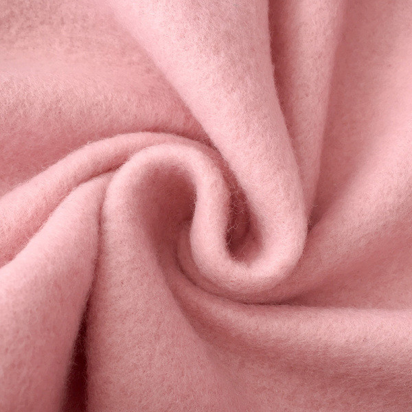 Γυναικείο casual πουλόβερ σε τρία χρώματα με εφαρμογή και τσέπη