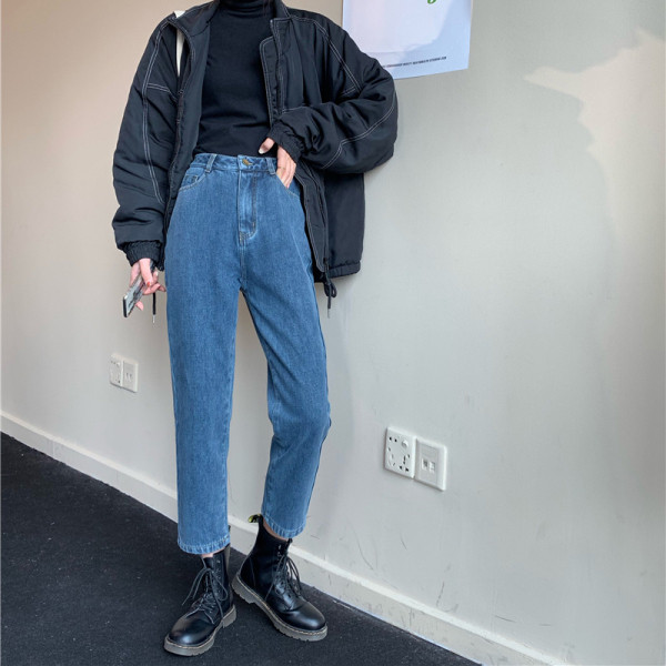 Női farmer nadrág magas derekú egyenes modellel, kék színben