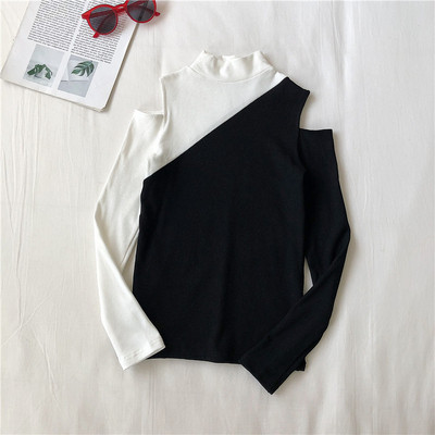 Μοντέρνα γυναικεία μπλούζα σε τρία χρώματα με γυμνά ώμοι και μακριά μανίκια