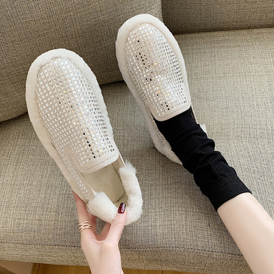 Γυναικείες casual χειμωνιάτικες μπότες με μαλακή επένδυση σε άσπρο και μαύρο χρώμα