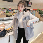 Modern női mellény fehér és szürke színben, zsebekkel