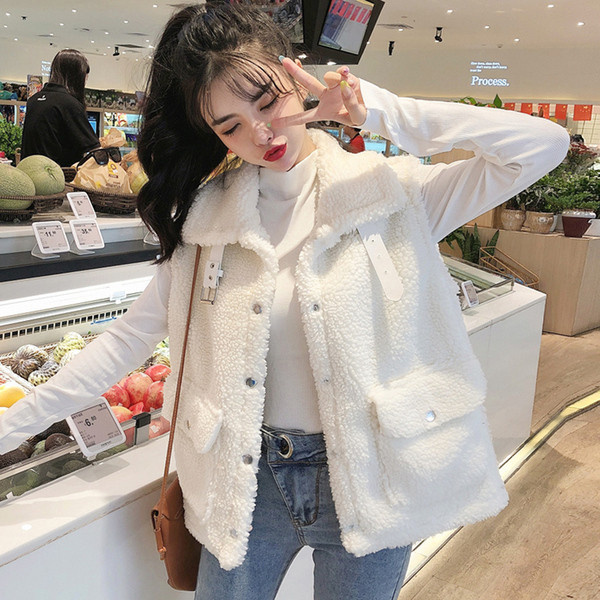 Modern női mellény fehér és szürke színben, zsebekkel