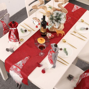 Коледен тишлайфер за маса с 3D декорация на Дядо Коледа в червен и сив цвят