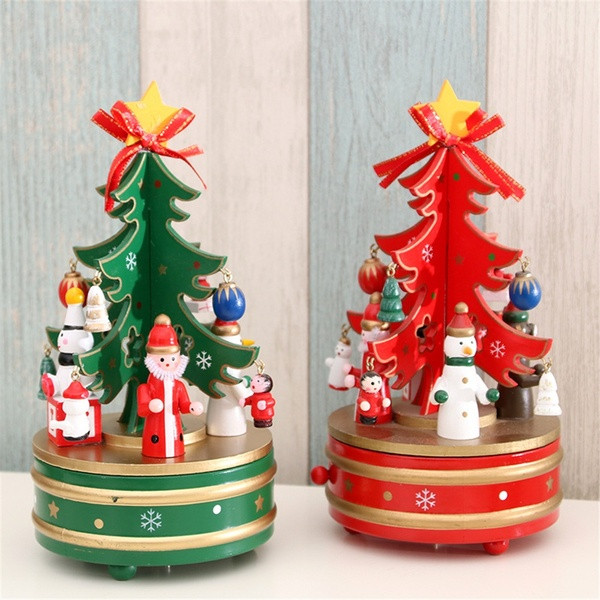 Ξύλινο περιστρεφόμενο μουσικό κουτί σε σχήμα χριστουγεννιάτικου δέντρου σε κόκκινο και πράσινο χρώμα
