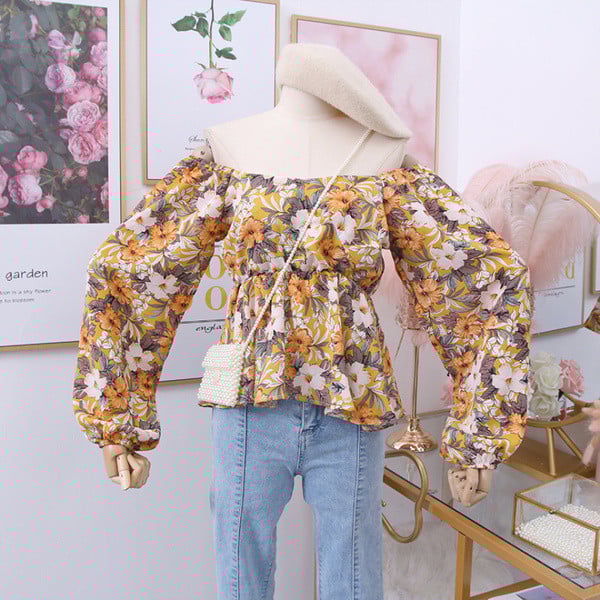 Μοντέρνα γυναικεία μπλούζα με floral μοτίβα και γυμνά ώμους - σε διάφορα χρώματα