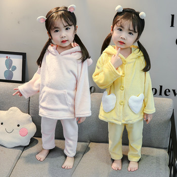 Παιδική χειμωνιάτικη πιτζάμα για κορίτσια σε δύο χρώματα με τρισδιάστατα στοιχεία και κεντήματα