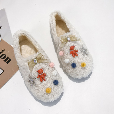 Soft γυναικείες παντόφλες με 3D Στοιχεία σε Μαύρο, Πράσινο και Λευκό χρώμα