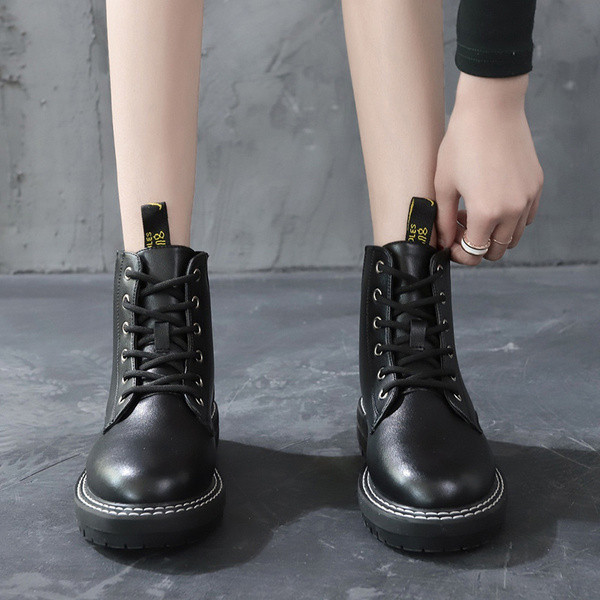 Női téli csizma eko bőrből, télire alkalmas fekete színben