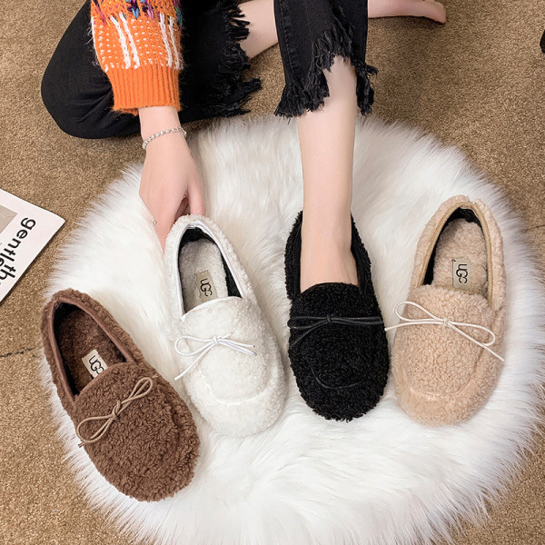 Női alkalmi pehelypapucs lapos talppal, fehér, fekete, barna és bézs színben