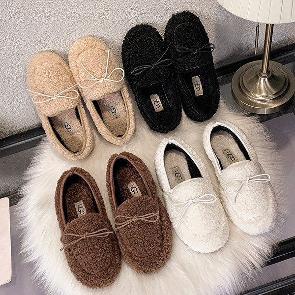 Női alkalmi pehelypapucs lapos talppal, fehér, fekete, barna és bézs színben