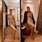 Elegáns női ruha rojtokkal és flitterekkel, rózsaszínben