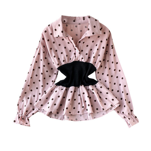 Modern női ing spitz nyakkivágással, több színű pöttyökkel