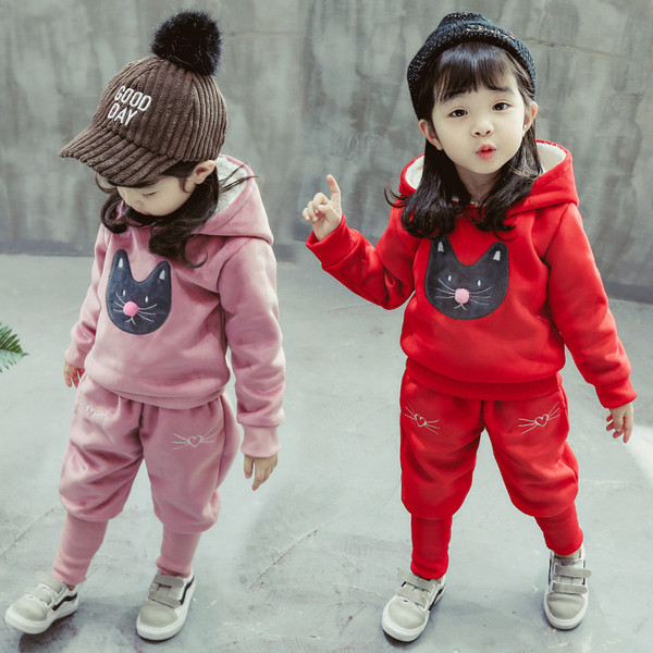 Καθημερινό σετ για κορίτσια σε ροζ και κόκκινο χρώμα με κέντημα