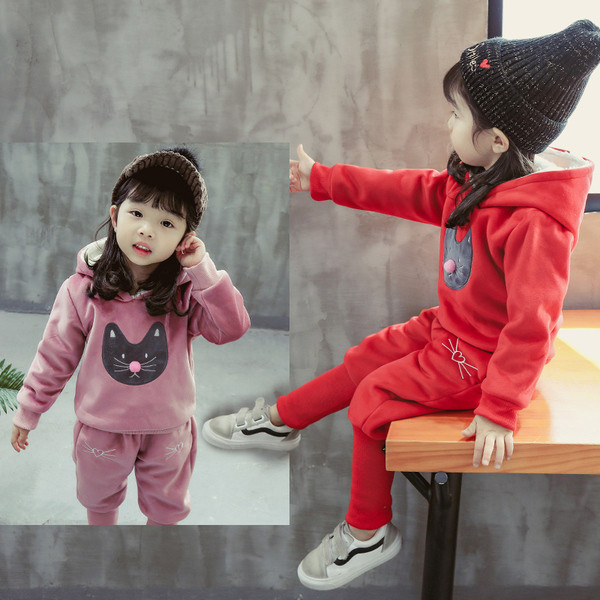 Καθημερινό σετ για κορίτσια σε ροζ και κόκκινο χρώμα με κέντημα