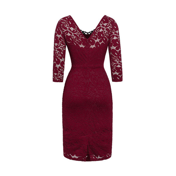 Női csipkeruha 3/4-es ujjal és spitz nyakkivágással, piros színben