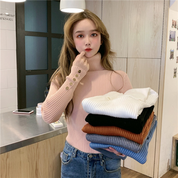 Μοντέρνο γυναικείο πουλόβερ σε διάφορα χρώματα με κουμπιά