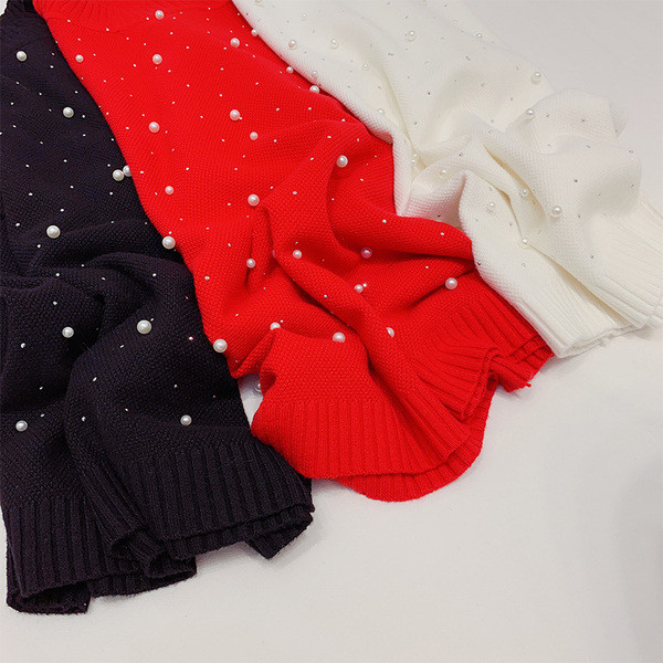 Πουλόβερ με κοντό μανίκι και πέρλες σε λευκό, μαύρο και κόκκινο χρώμα