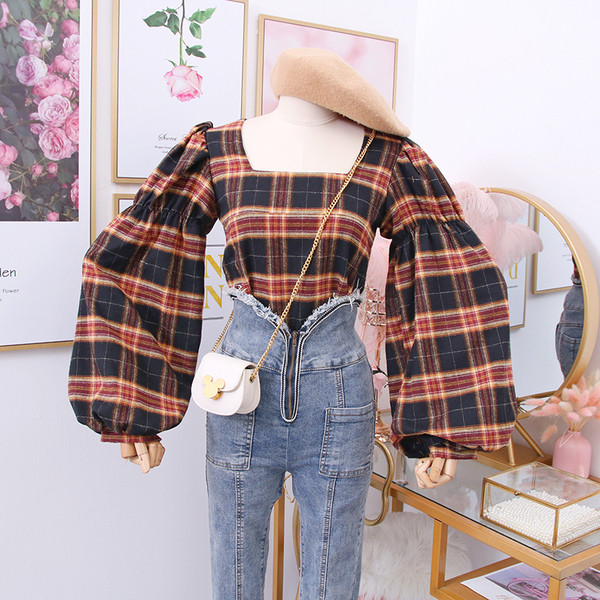 Καρό γυναικεία μπλούζα με τετράγωνη λαιμόκοψη και φαρδιά μανίκια - διάφορα χρώματα